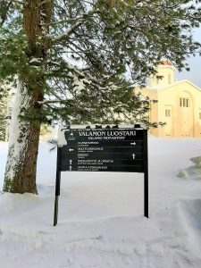 Valamo on monipuolinen kokonaisuus.