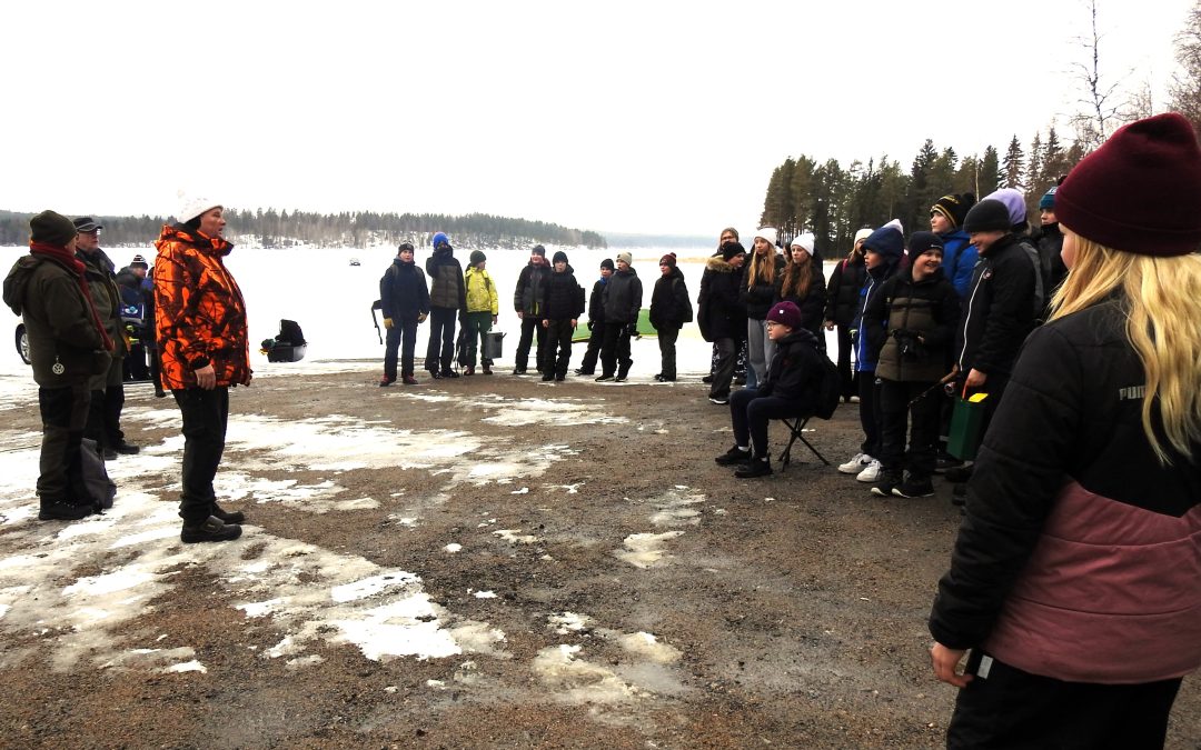 Eläkeliiton Toivakan yhdistys haastoi kuudesluokkalaiset kaveripilkille