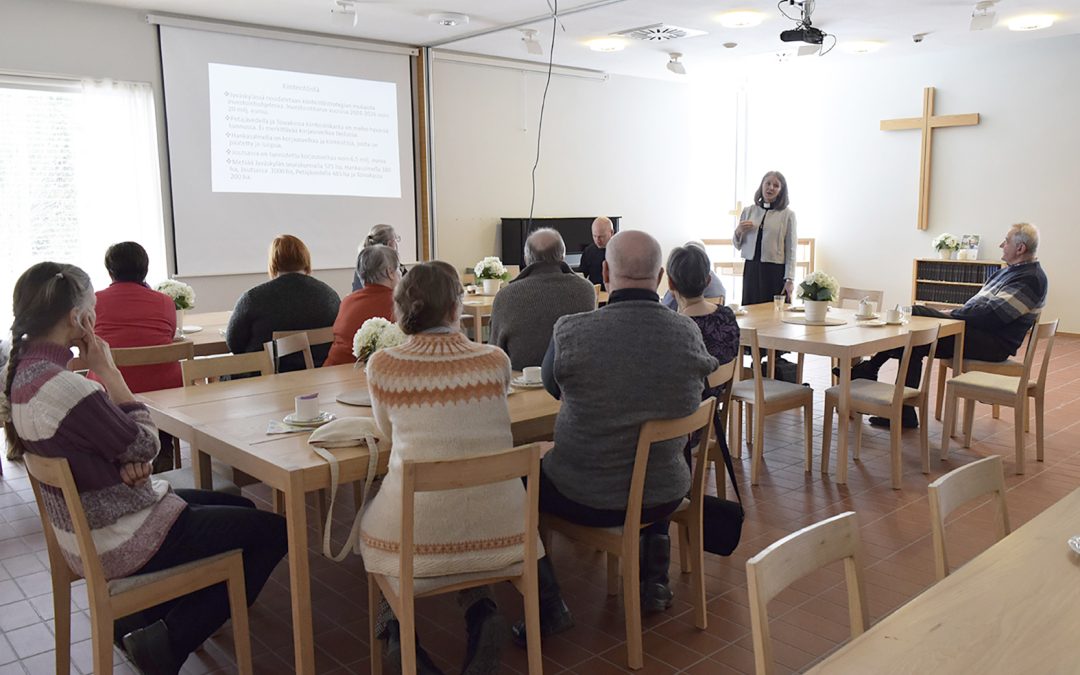 Korpilahdella keskusteltiin seurakuntaliitosten vaikutuksista