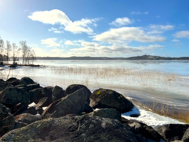 Lukijan kuva: Päijänne huhtikuussa