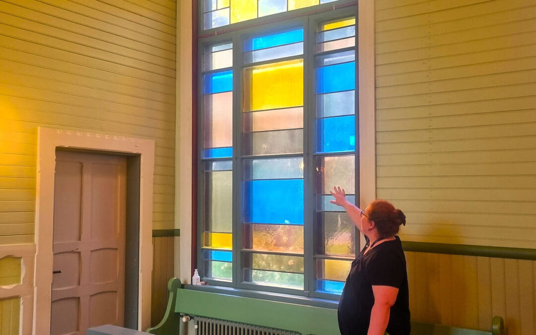 Niin monet kädet taitavat ovat Herran huonetta rakentaneet