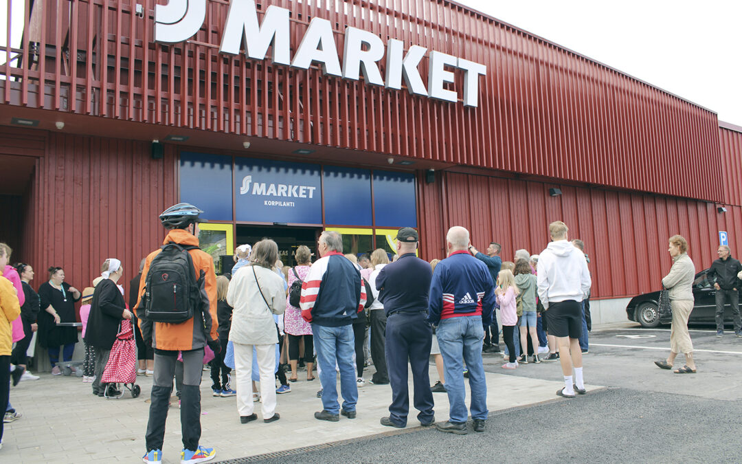 Uuden S-marketin avautumista odotettiin Korpilahdella