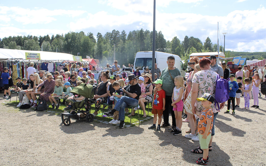Tuhat kiloa kinkkua, markkinahumua ja ohjelmaa