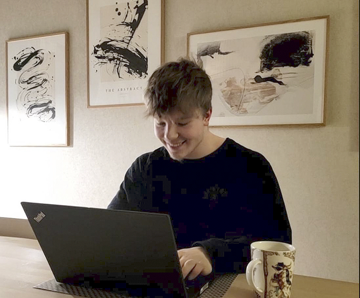 Petäjäveden lukiosta ponnistaneet – Petäjäveden lukiossa tehdään keväällä historiaa
