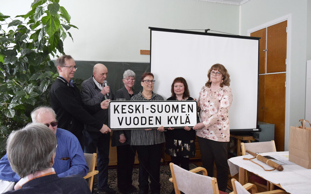 Ylä-Muuratjärvellä juhlittiin Vuoden kylä -titteliä