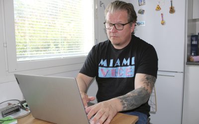 Rekkaa ajava kirjailija löysi kodin Korpilahdelta