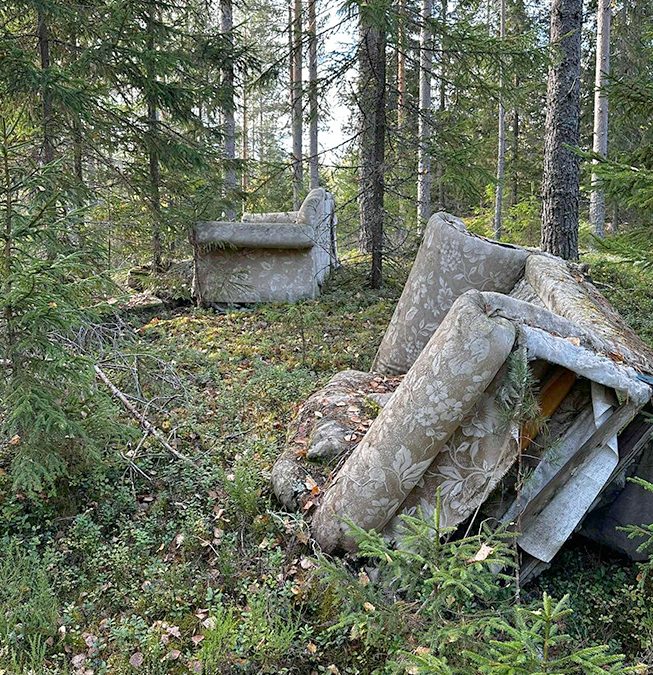 Metsä ei ole kaatopaikka