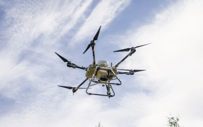 Näitkö droonin – se saattoi olla lannoituspuuhissa