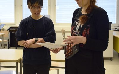”Suomessa koulut panostavat enemmän sivistykseen ja hyvinvointiin” – Tikkalan koululla japanilainen vieras