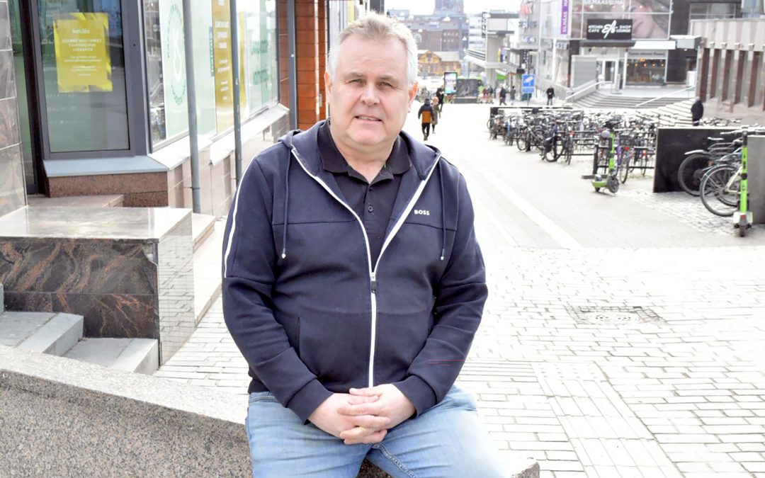Korpilahden yritysguru harmittelee edelleen kuntaliitosta, remontoi kotikuntaansa taloa ja näkee talouden positiivisena