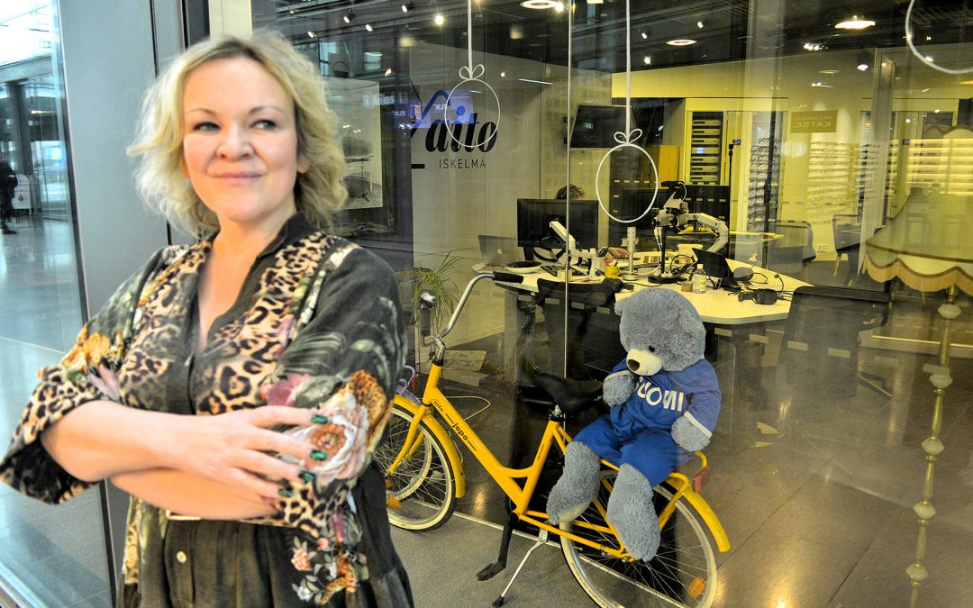 Milla Mattila on Toivakan lahja suomalaiselle medialle  – radiosta tuttu toimittaja on myös monen tv-ohjelman taustavoima